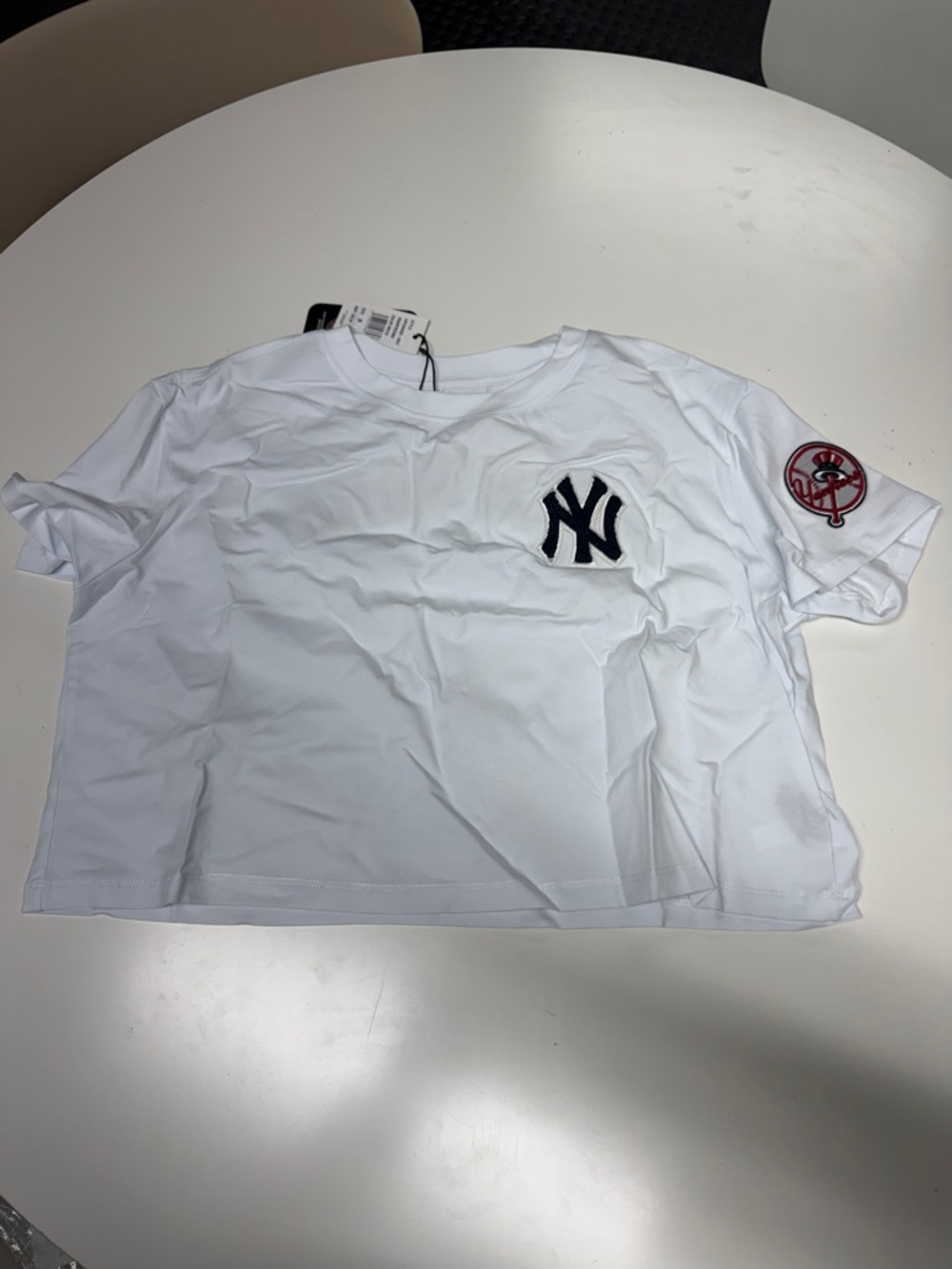 Pro Standard Womans New York Yankees White Cropped Tee